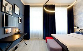 Chic And Modern In Hip Area